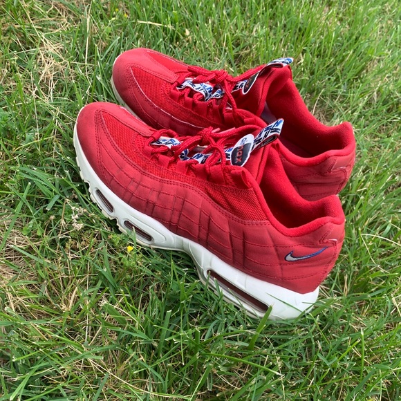 COPY - nike air maxes - Picture 1 of 6